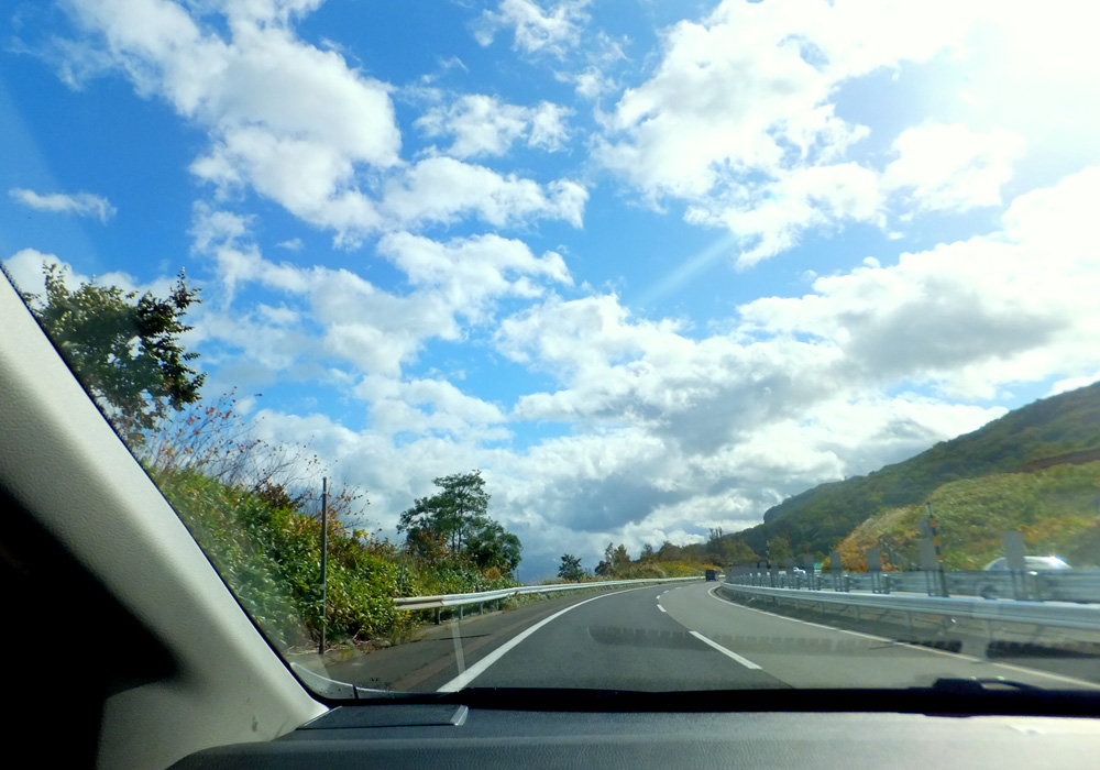 ヘッドライトが汚れる原因