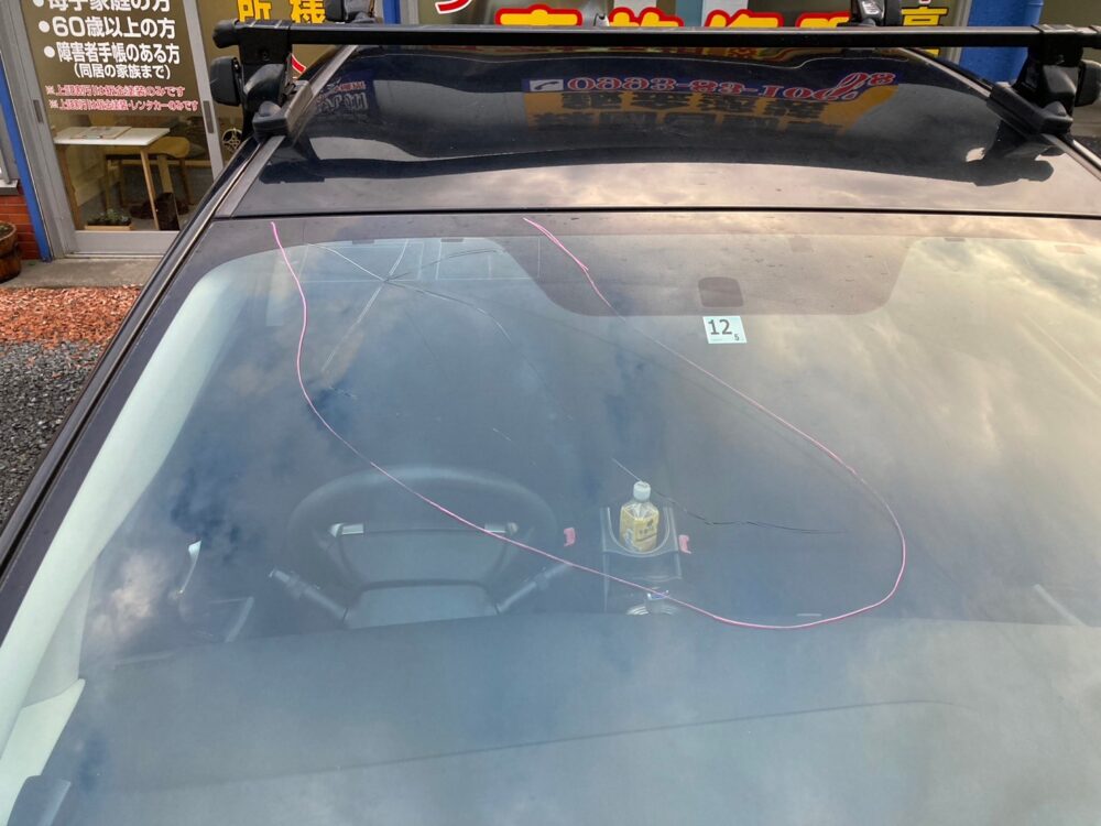 トヨタ・プリウス　フロントガラス交換